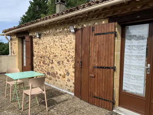 La terrasse des Iris, sa table et ses chaises